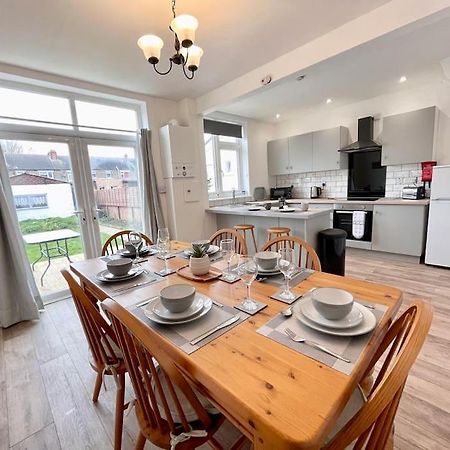 Portsmouth 3 Bedroom Getaway, Sleeps 6 Luaran gambar