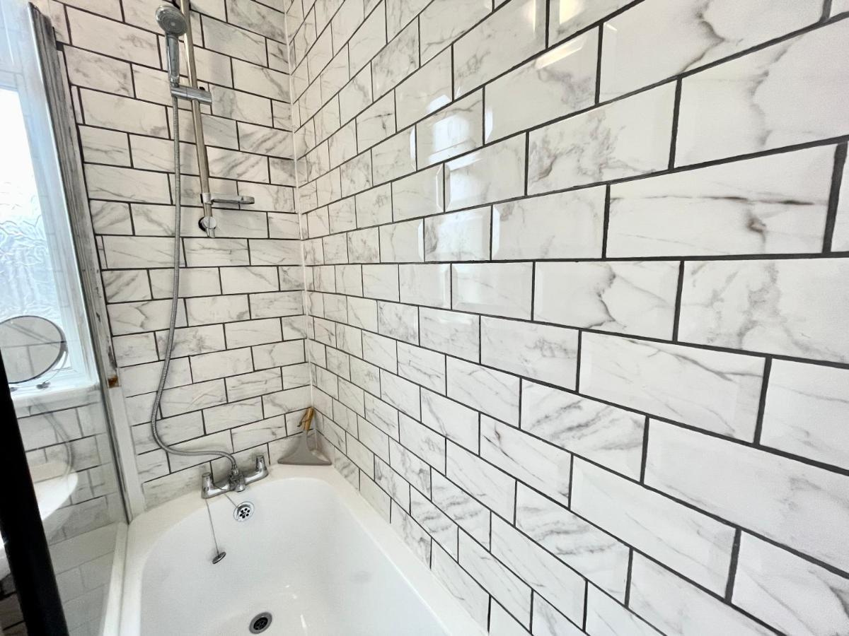 Portsmouth 3 Bedroom Getaway, Sleeps 6 Luaran gambar