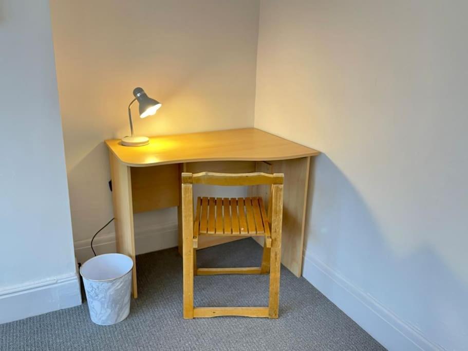 Portsmouth 3 Bedroom Getaway, Sleeps 6 Luaran gambar