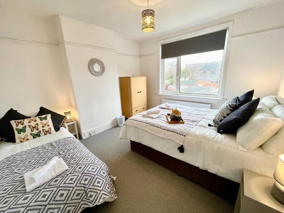Portsmouth 3 Bedroom Getaway, Sleeps 6 Luaran gambar