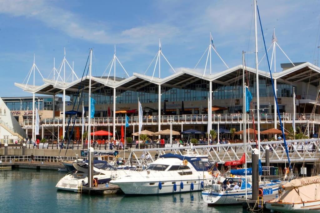 Portsmouth 3 Bedroom Getaway, Sleeps 6 Luaran gambar
