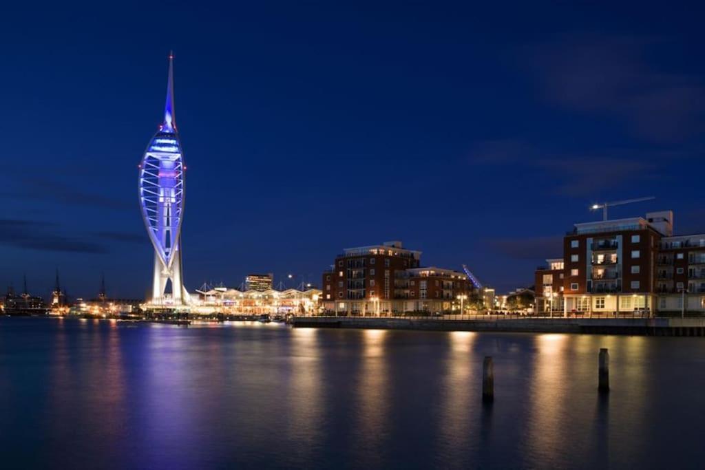 Portsmouth 3 Bedroom Getaway, Sleeps 6 Luaran gambar